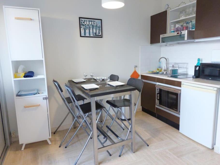 Studio Eleverca 3*- Rez De Jardin Terrasse - Axelle Loc'Appart Мандельє-ла-Напуль Екстер'єр фото