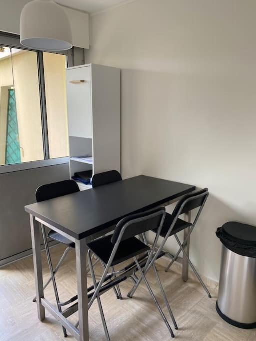 Studio Eleverca 3*- Rez De Jardin Terrasse - Axelle Loc'Appart Мандельє-ла-Напуль Екстер'єр фото
