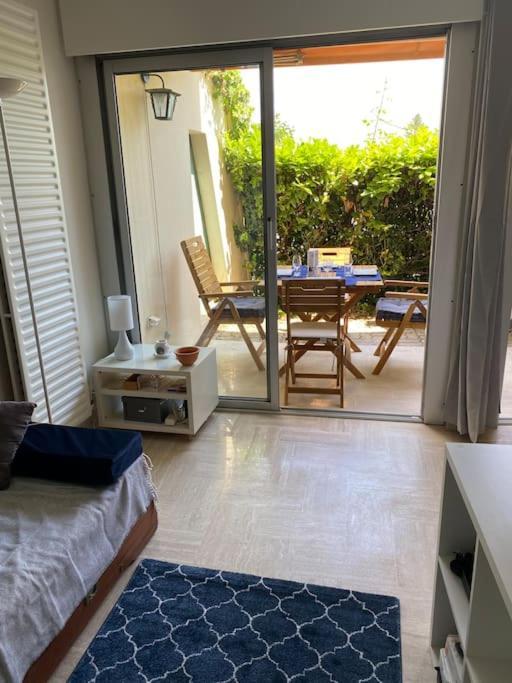 Studio Eleverca 3*- Rez De Jardin Terrasse - Axelle Loc'Appart Мандельє-ла-Напуль Екстер'єр фото