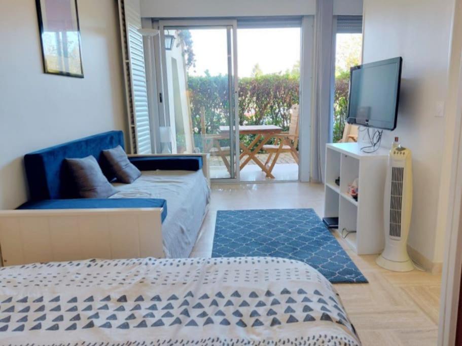Studio Eleverca 3*- Rez De Jardin Terrasse - Axelle Loc'Appart Мандельє-ла-Напуль Екстер'єр фото