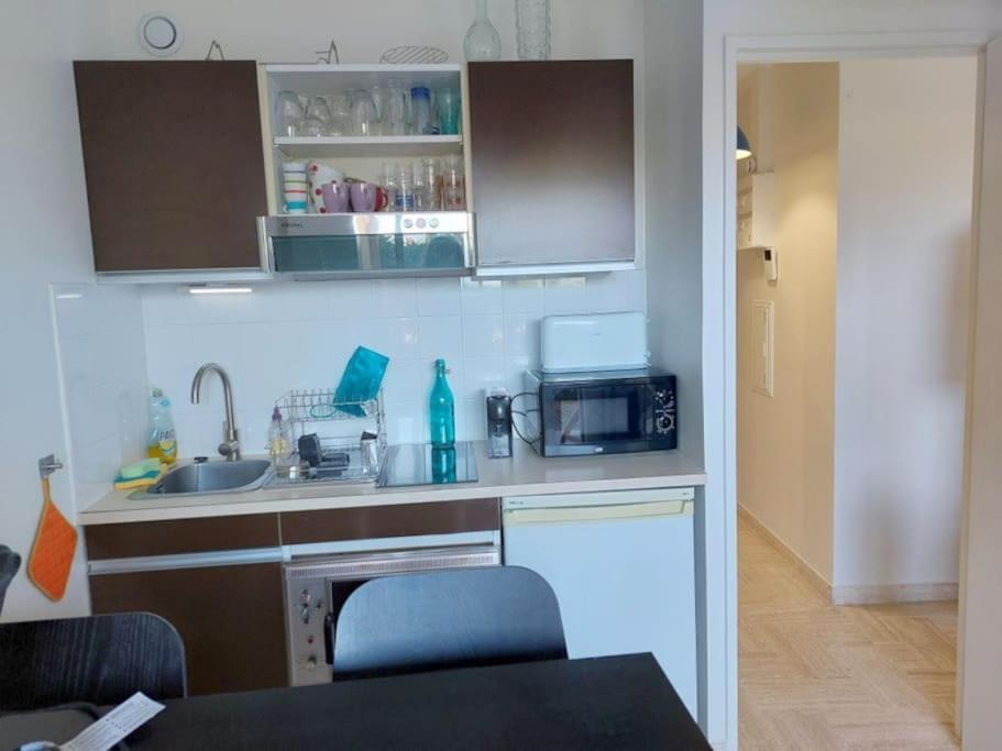 Studio Eleverca 3*- Rez De Jardin Terrasse - Axelle Loc'Appart Мандельє-ла-Напуль Екстер'єр фото