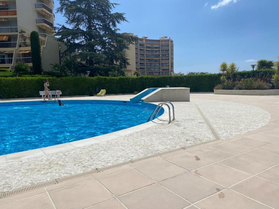 Studio Eleverca 3*- Rez De Jardin Terrasse - Axelle Loc'Appart Мандельє-ла-Напуль Екстер'єр фото