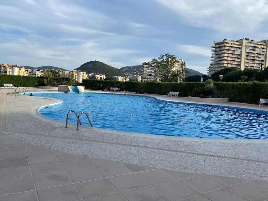 Studio Eleverca 3*- Rez De Jardin Terrasse - Axelle Loc'Appart Мандельє-ла-Напуль Екстер'єр фото